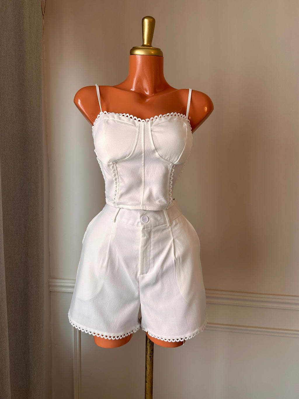Set Blanco 2 Piezas con Top Corset y Short