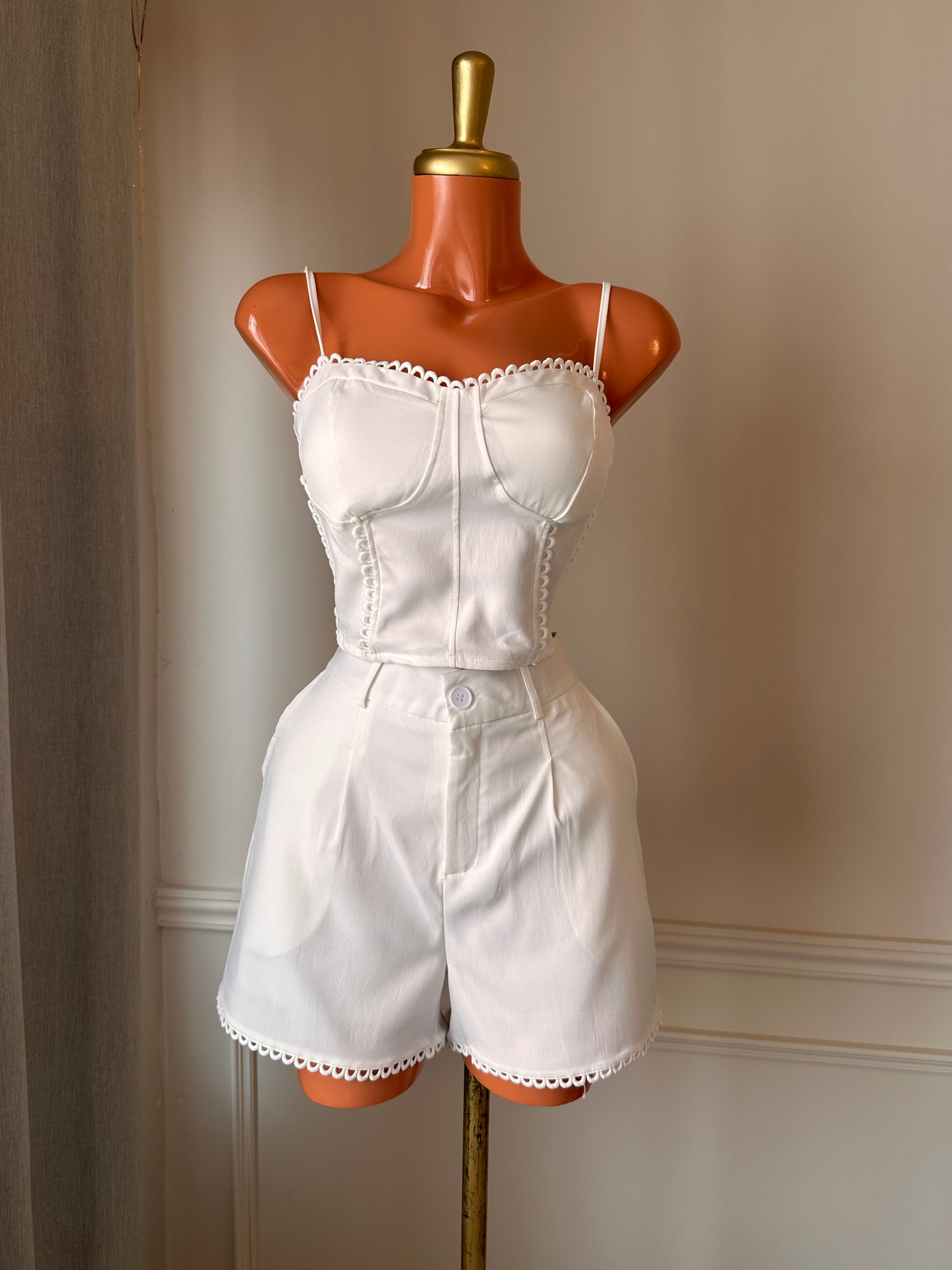 Set Blanco 2 Piezas con Top Corset y Short