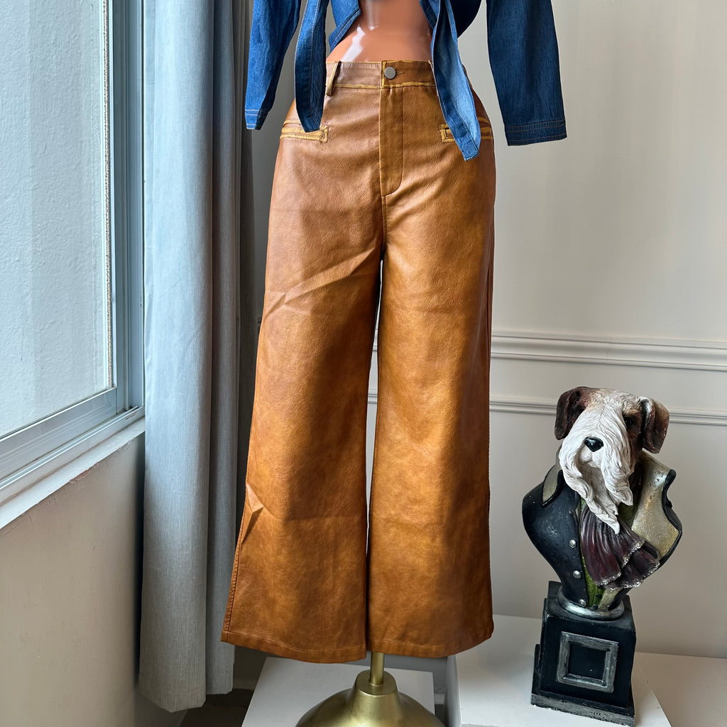 Pantalón Wide Leg Efecto Piel Color Camel