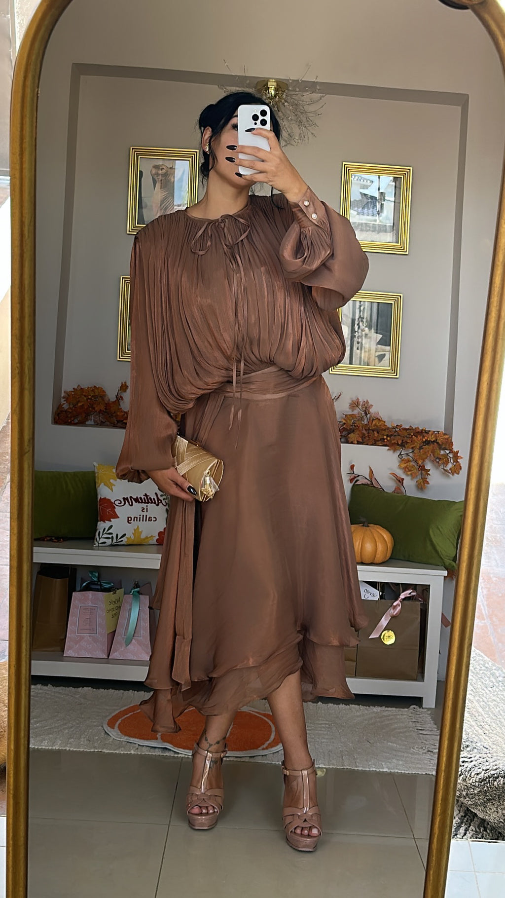 🤎 Vestido Satinado Plisado Color Cacao