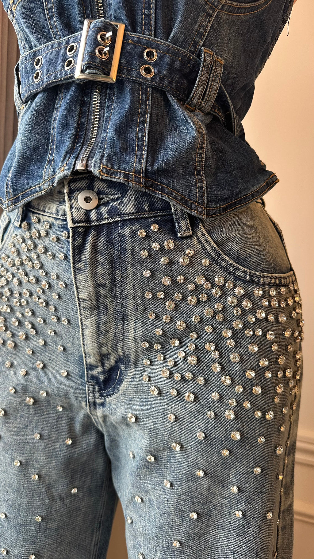 ✨ Jeans Wide Leg con Piedras Brillantes