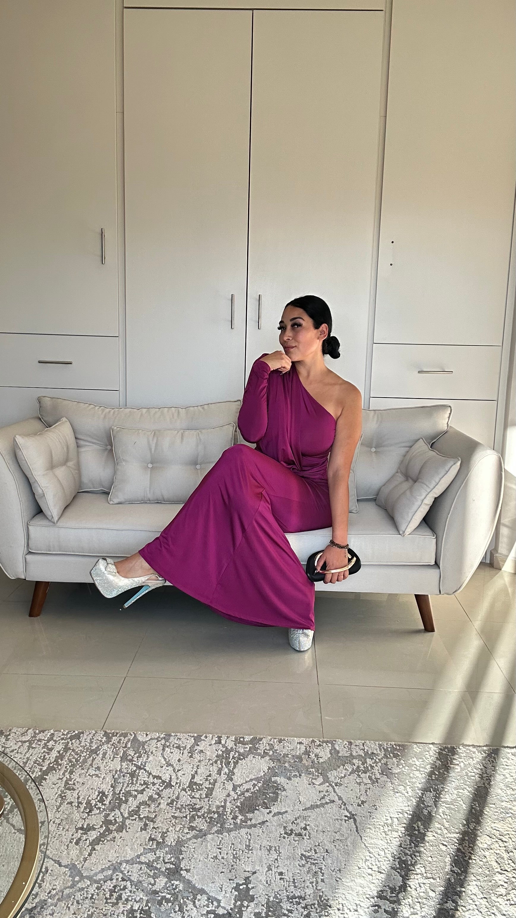 ✨ Vestido Gala Asimétrico Uva