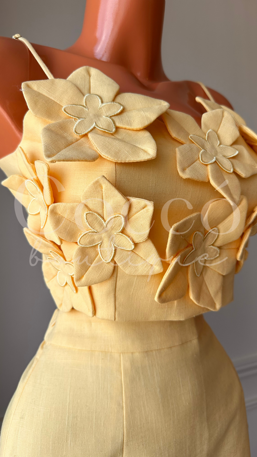 Set Amarillo Floral con Apliques 3D