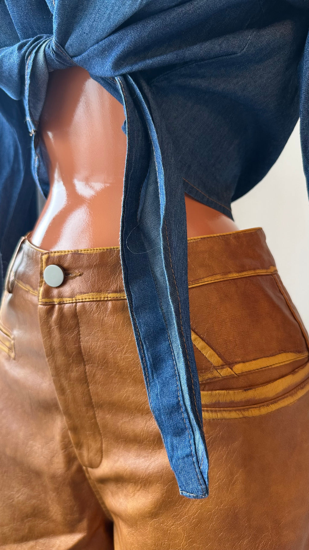 Pantalón Wide Leg Efecto Piel Color Camel