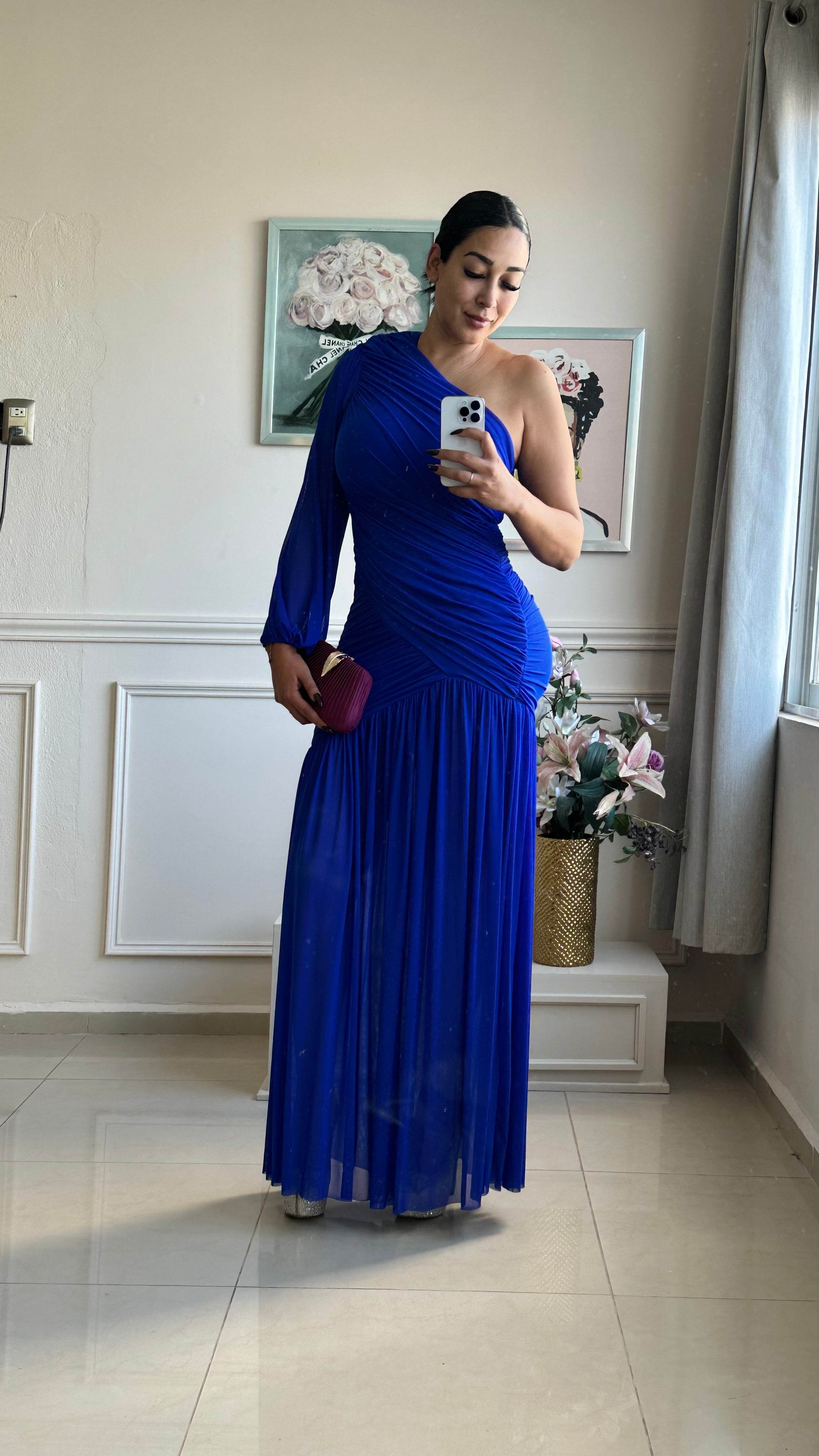 Vestido Largo Azul Rey de Un Hombro con Drapeado Elegante