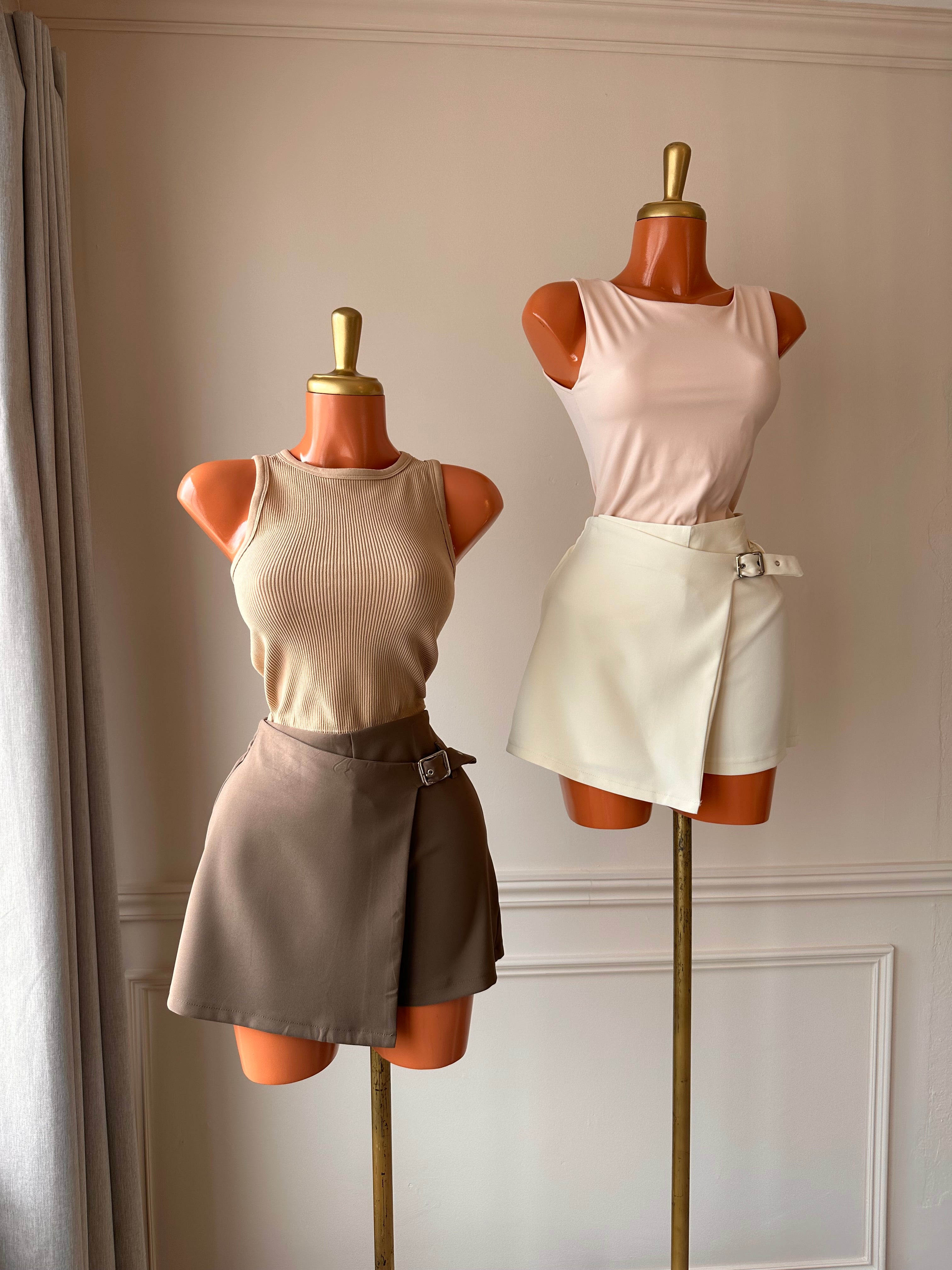 Set Blanco 2 Piezas con Top Corset y Short