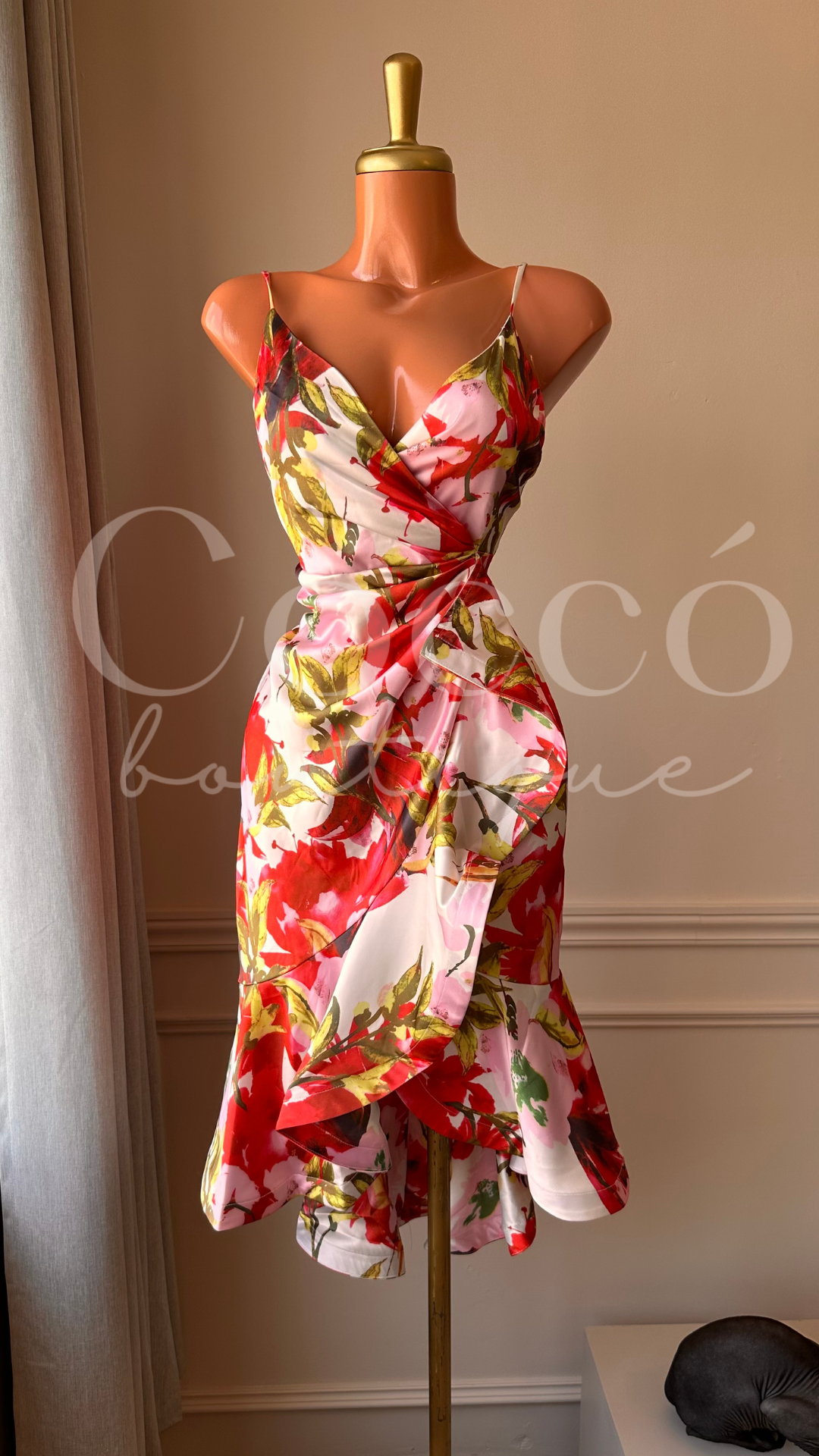 Vestido Floral Satinado con Escote Cruzado