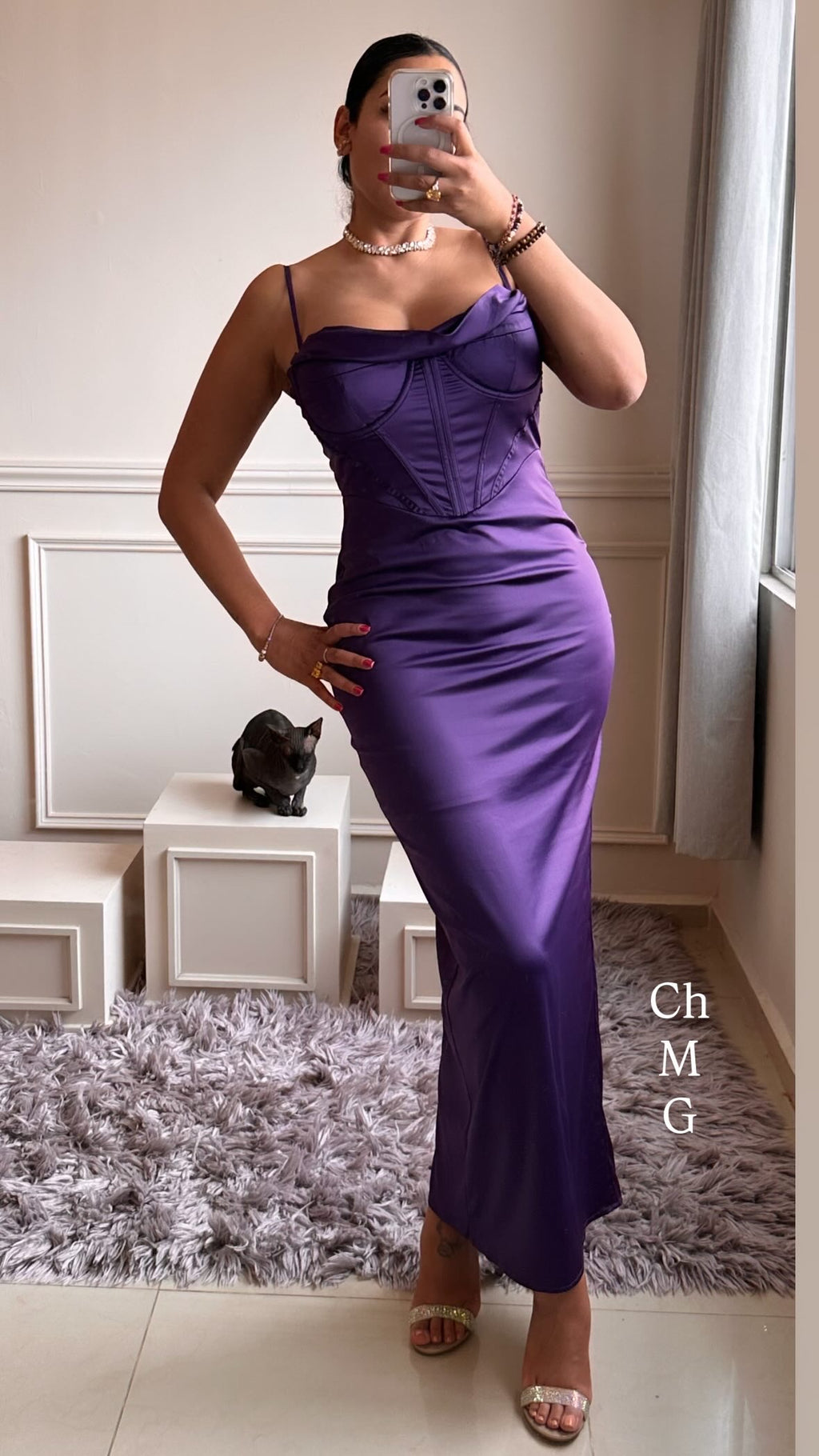 💜 Vestido Midi Satinado Morado con Corset y Tirantes