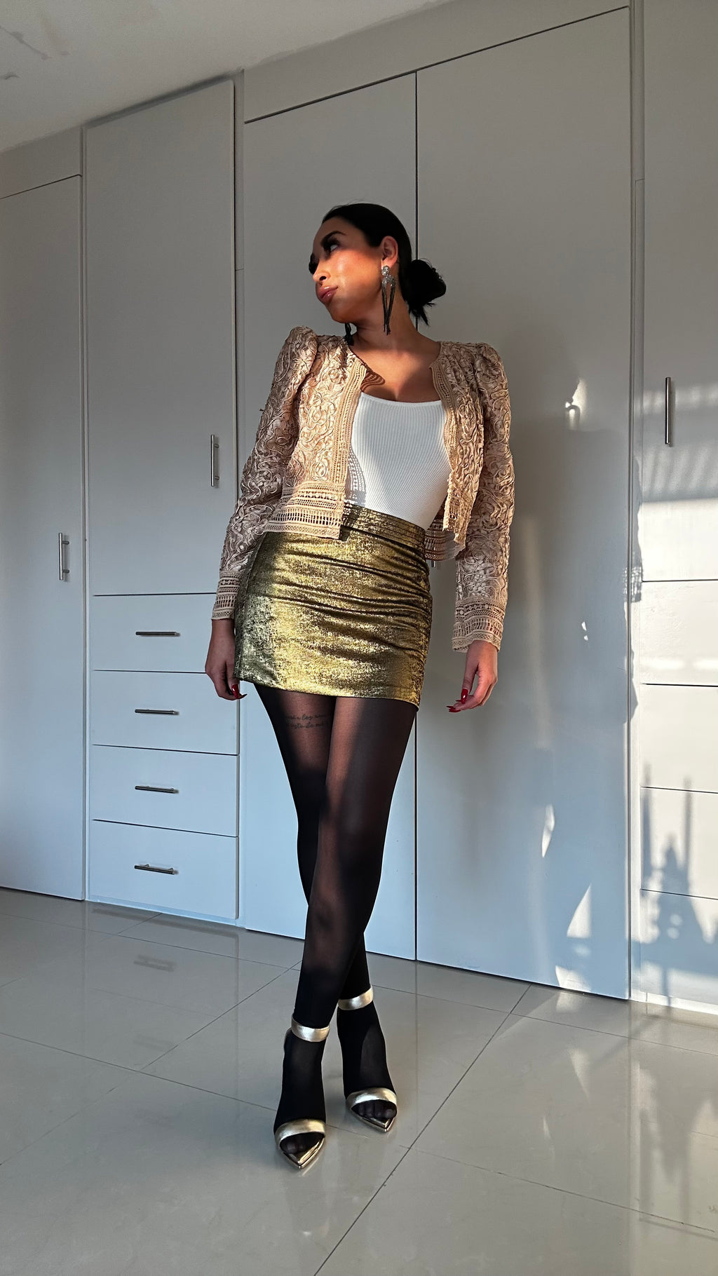 Blazer Dorado Bordado Luxe Glow