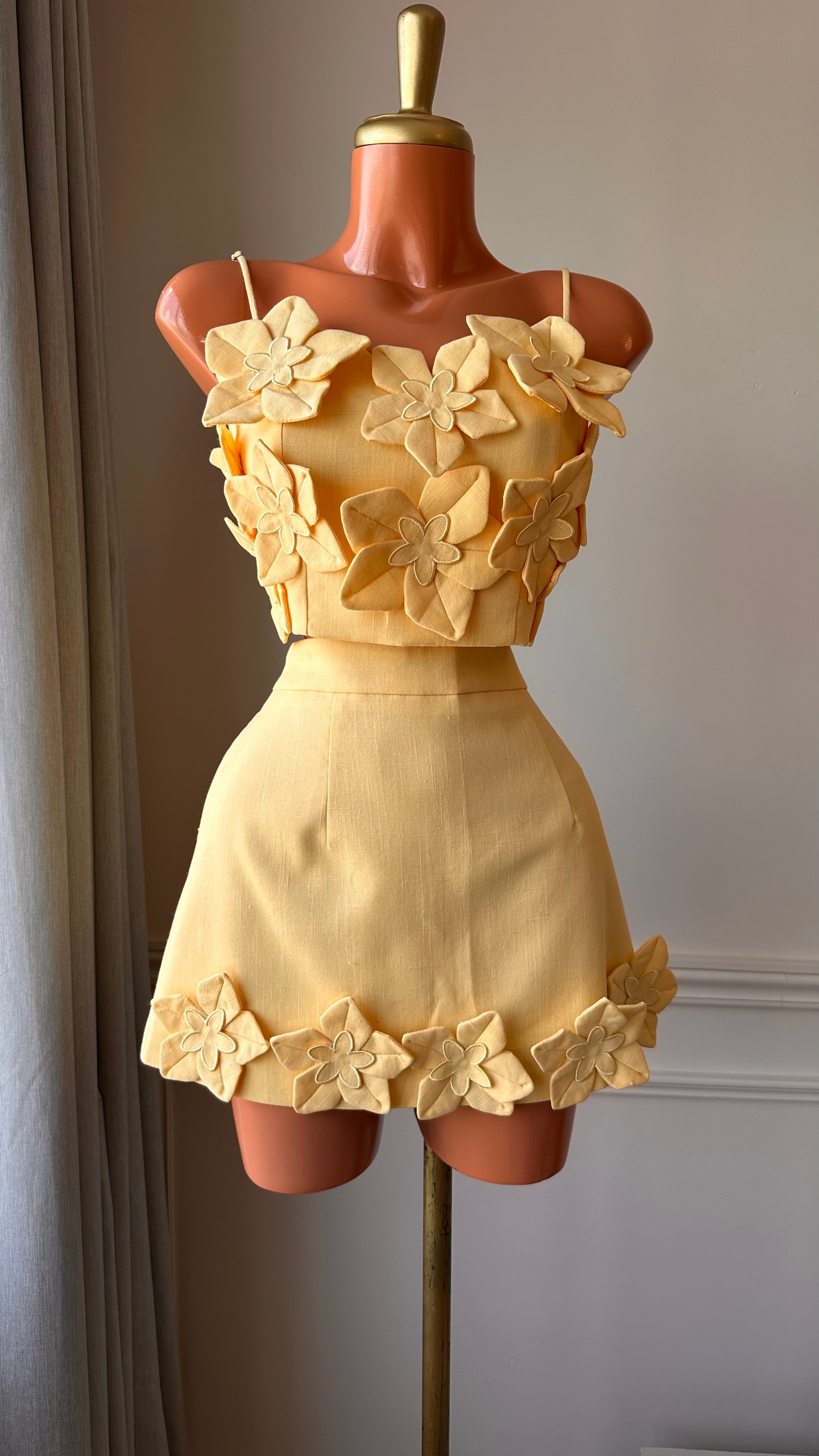 Set Amarillo Floral con Apliques 3D