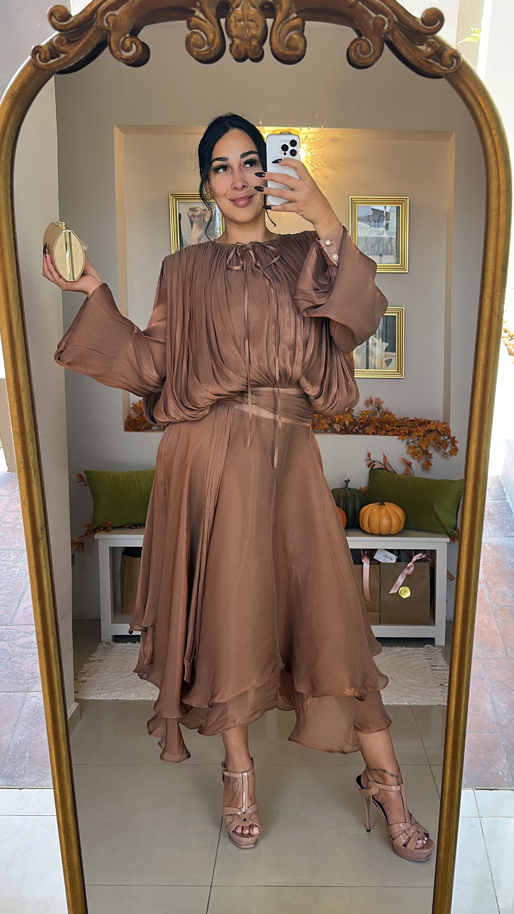 🤎 Vestido Satinado Plisado Color Cacao