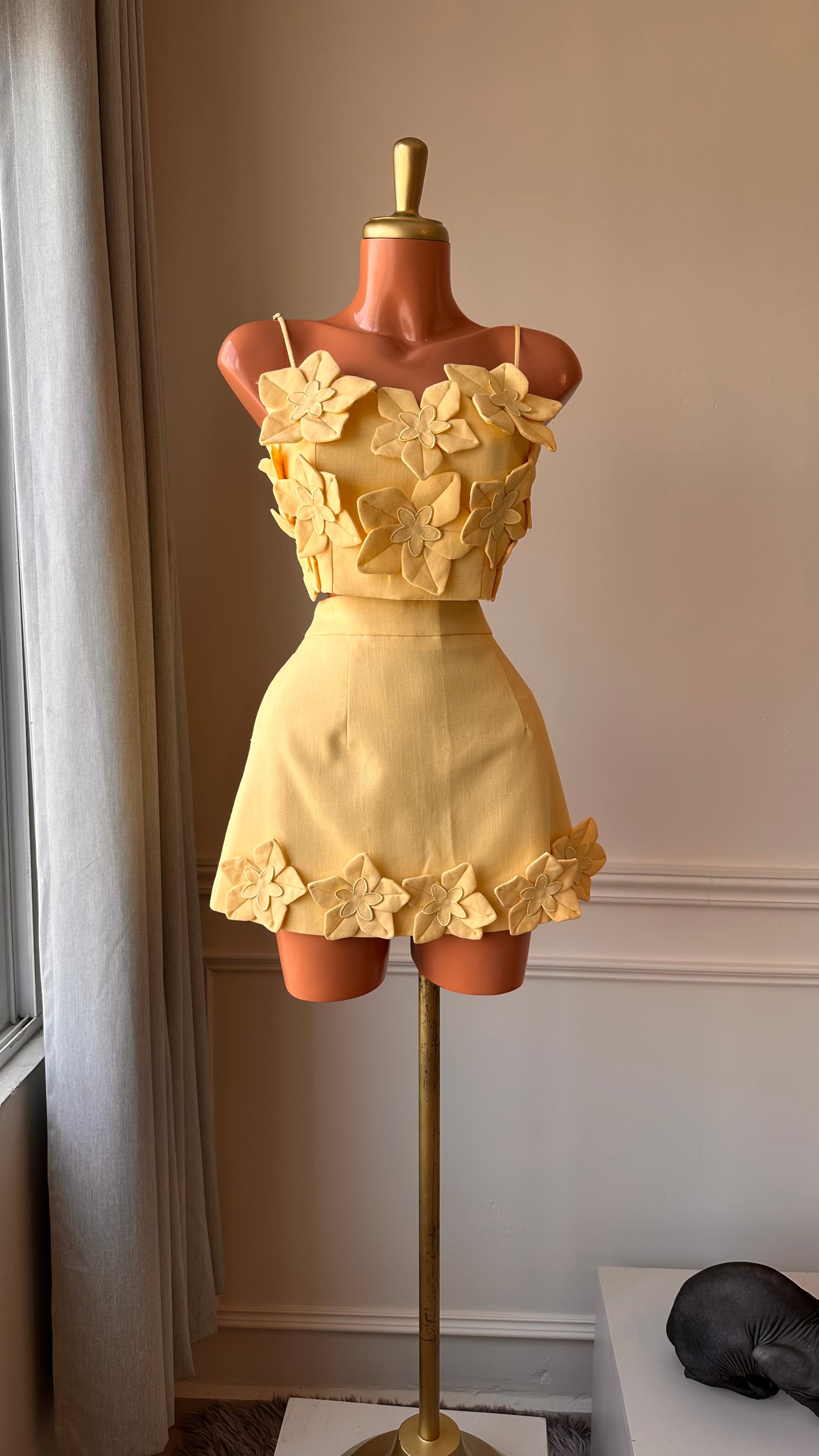 Set Amarillo Floral con Apliques 3D