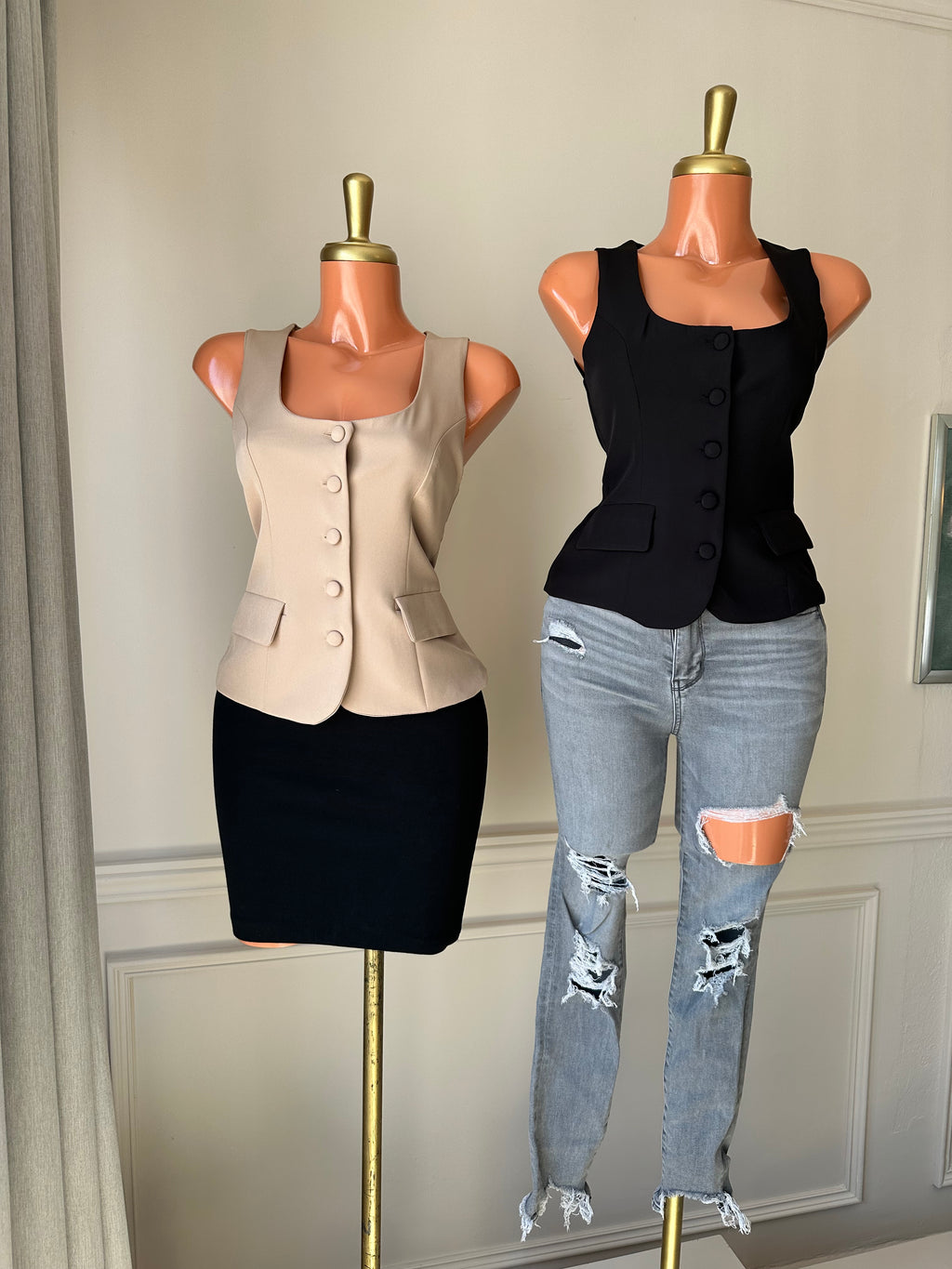 Chaleco Sastre Beige sin Mangas con Botones